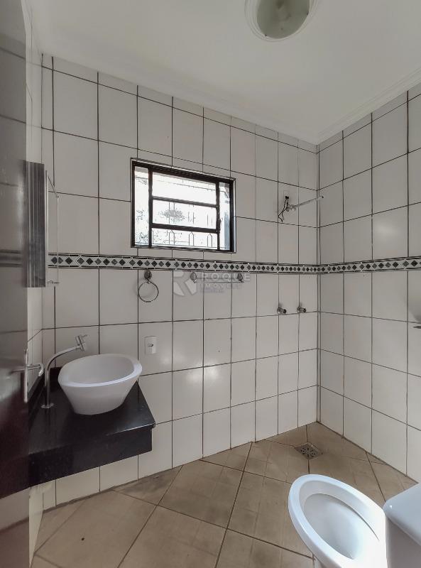 Casa Residencial para aluguel no bairro Jardim São Lourenço: WC social 
