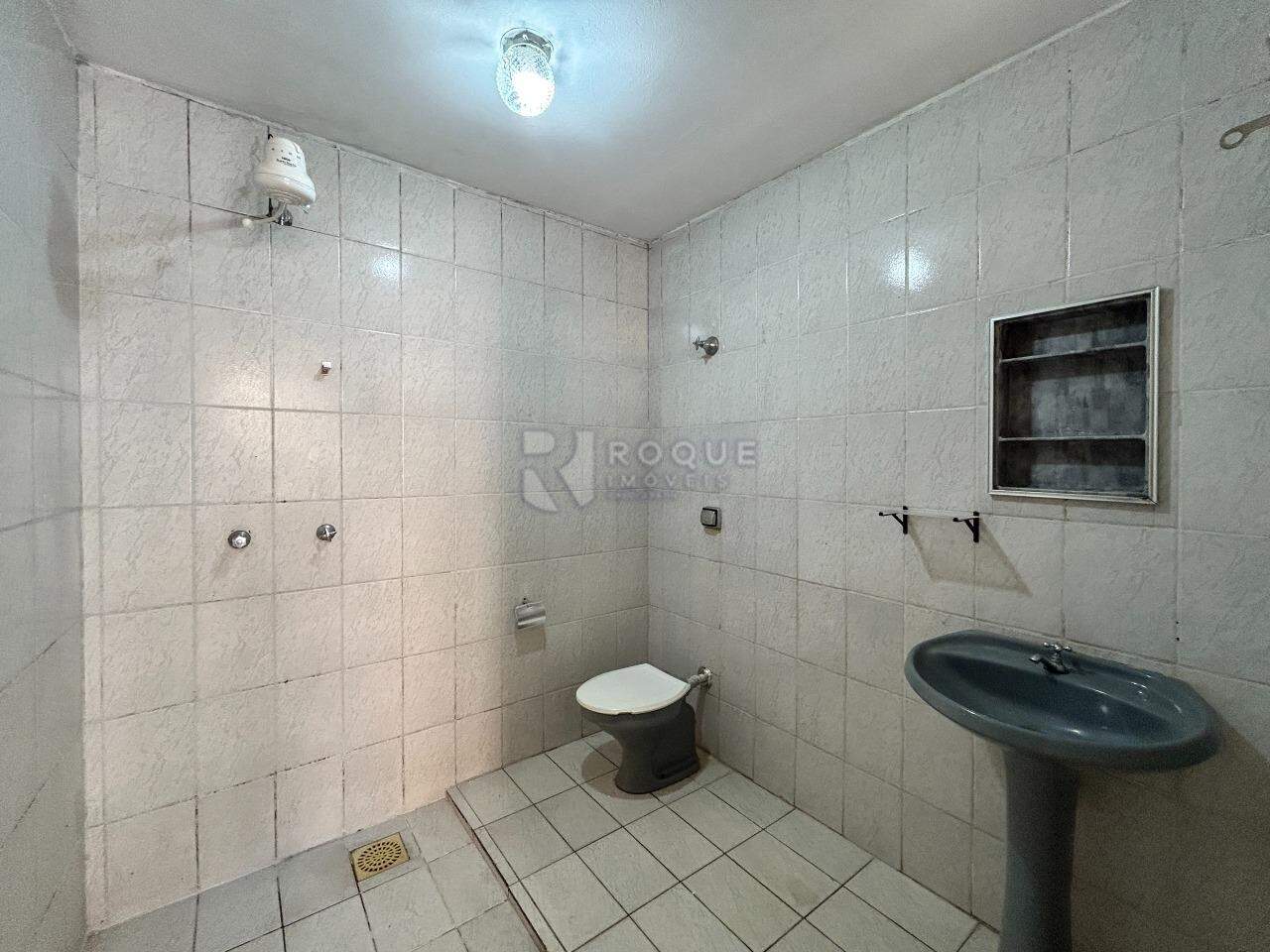 Casa Residencial para aluguel no bairro Jardim Boa Vista: WC social 