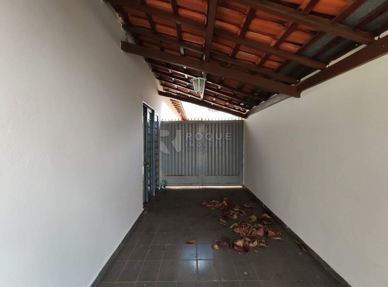 Casa Residencial para aluguel no bairro Jardim Santo André: Garagem