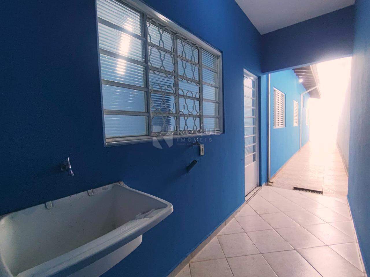 Casa Residencial para aluguel no bairro Jardim Ouro Verde: Lavanderia