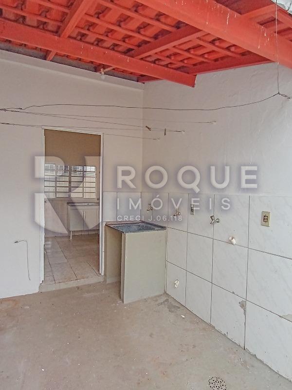 Casa Residencial para aluguel no bairro Vila Camargo: Área de Serviço