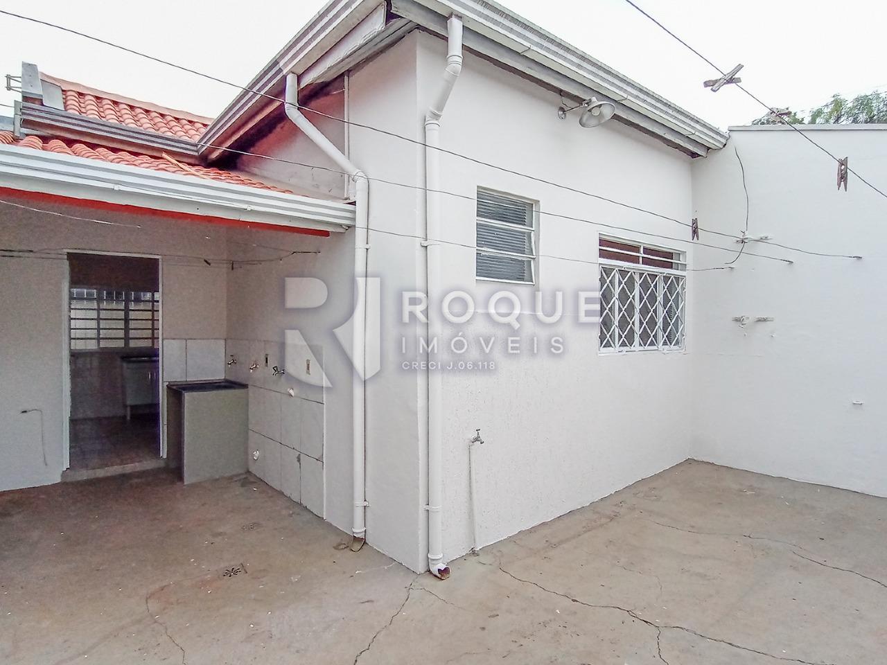 Casa Residencial para aluguel no bairro Vila Camargo: Fundo