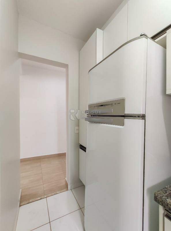 Apartamento para aluguel no bairro Chácaras Antonieta: Cozinha