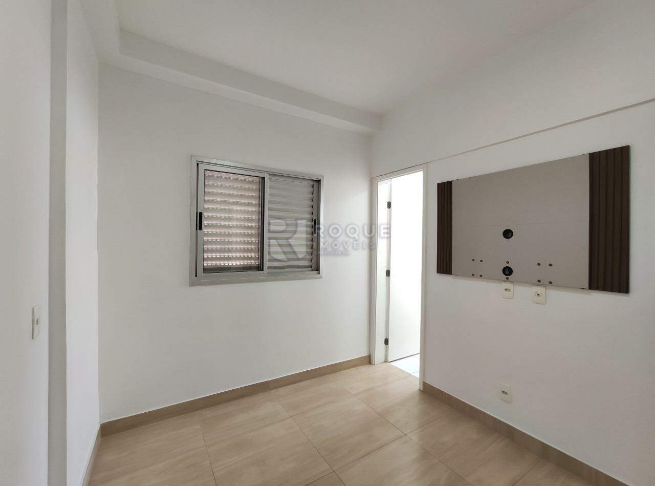 Apartamento para aluguel no bairro Chácaras Antonieta: Dormitório 3 suíte