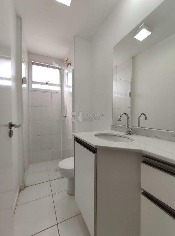 Apartamento para aluguel no bairro Chácaras Antonieta: WC suíte