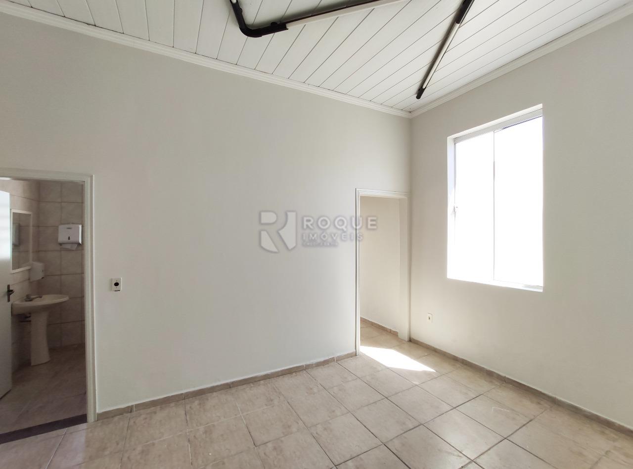 Casa Comercial para aluguel no bairro Centro: Sala 6