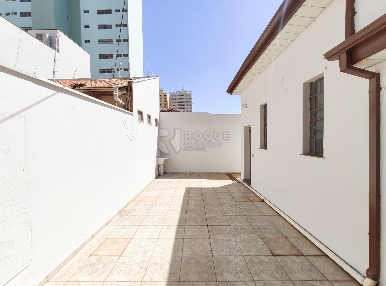 Casa Comercial para aluguel no bairro Centro: Fundo 