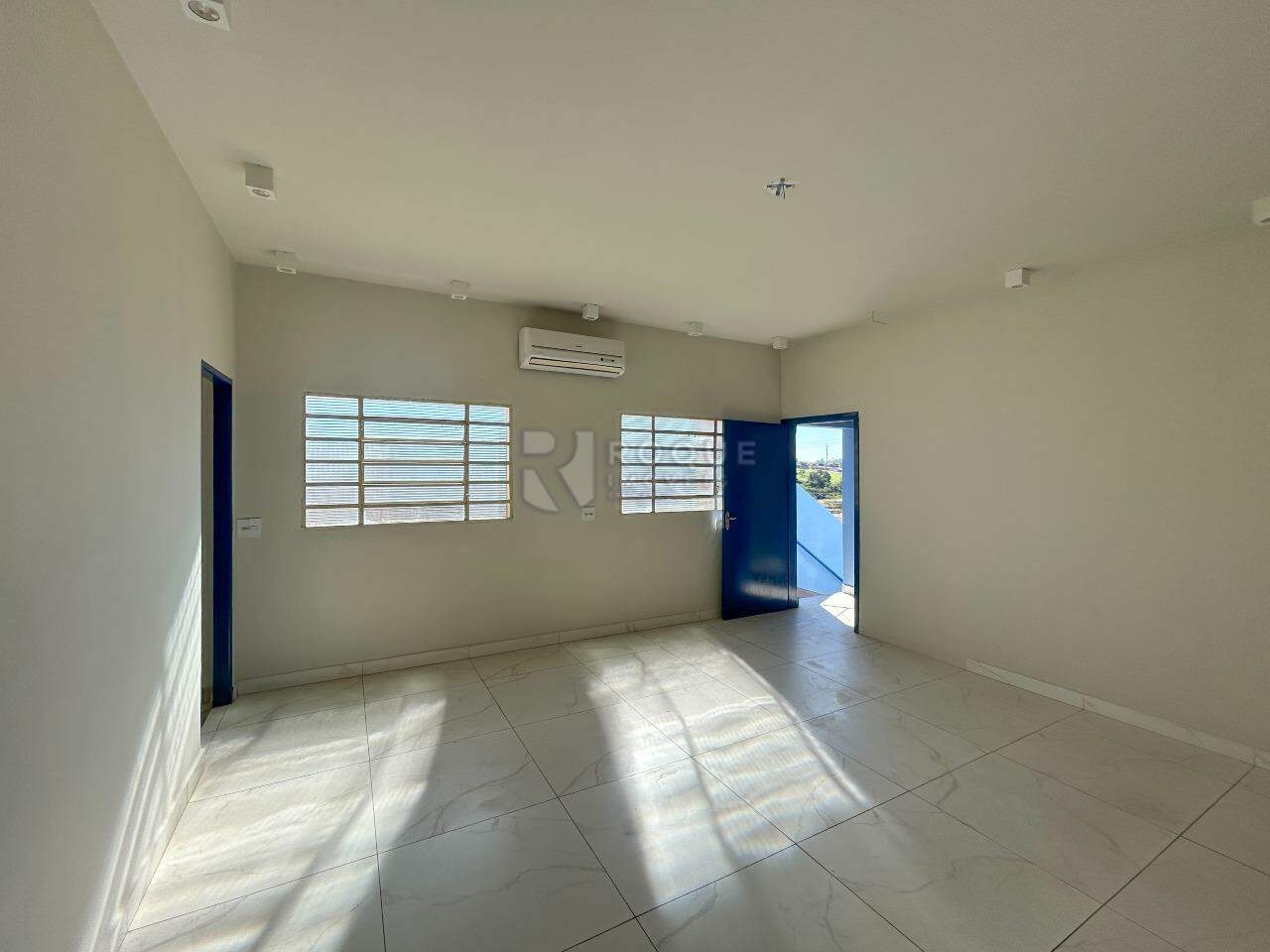 Barracão/Galpão para aluguel no bairro Jardim Adélia Cavicchia Grotta: Sala 2 segundo andar