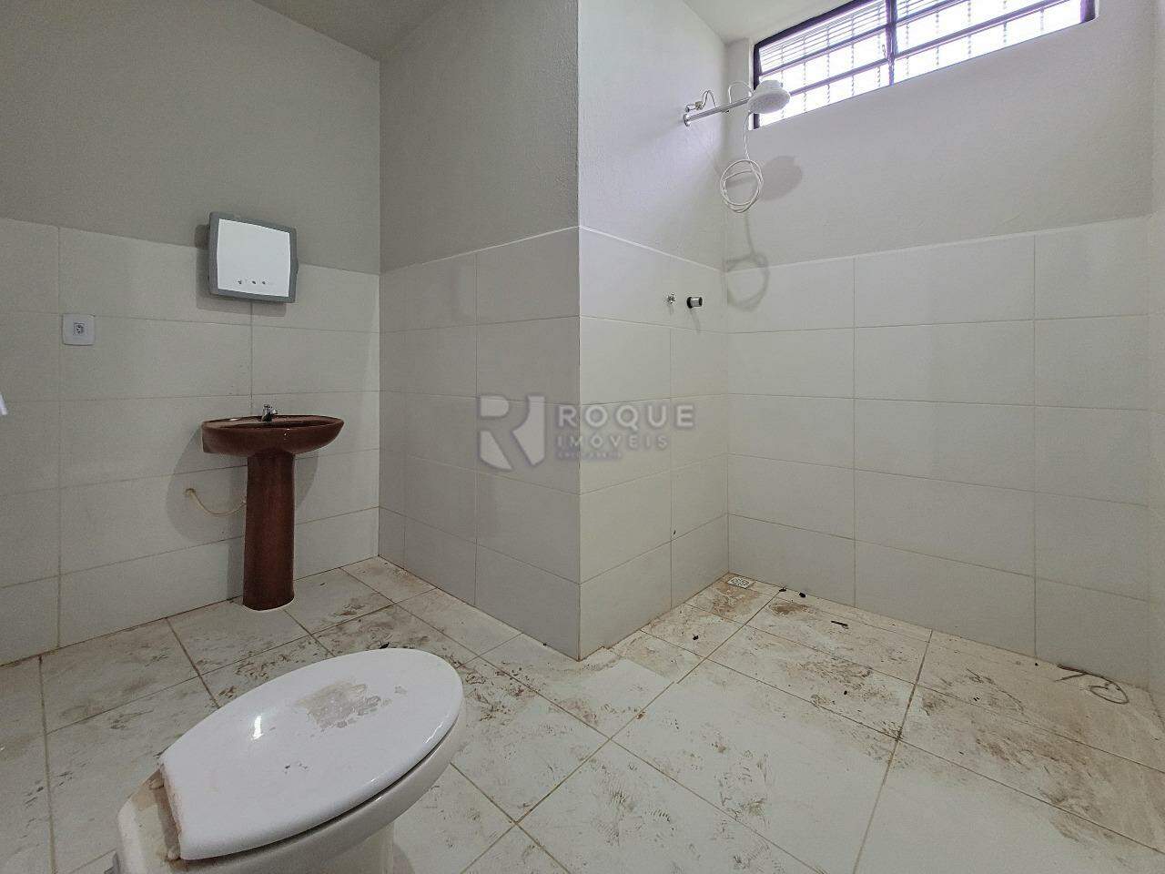 Casa Residencial para aluguel no bairro Jardim Caieira: Wc social 