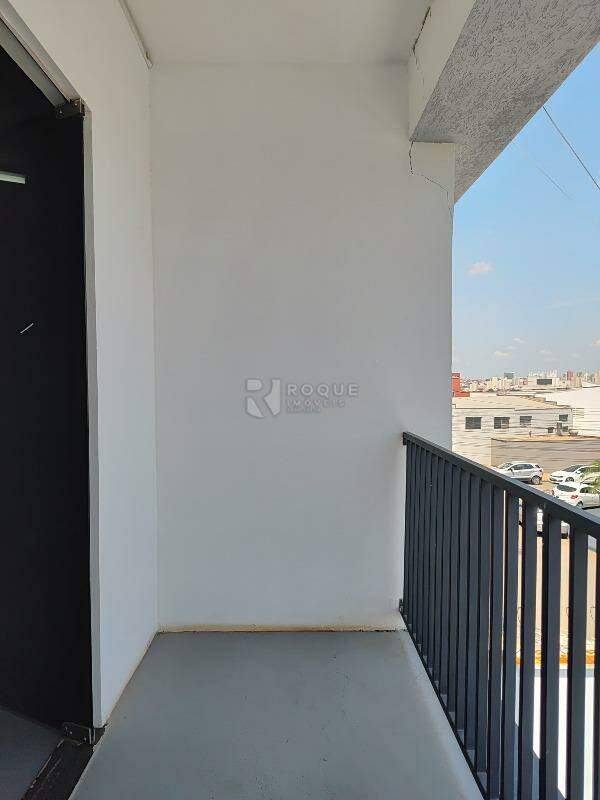 Barracão/Galpão para aluguel no bairro Jardim Porto Real II: Sacada