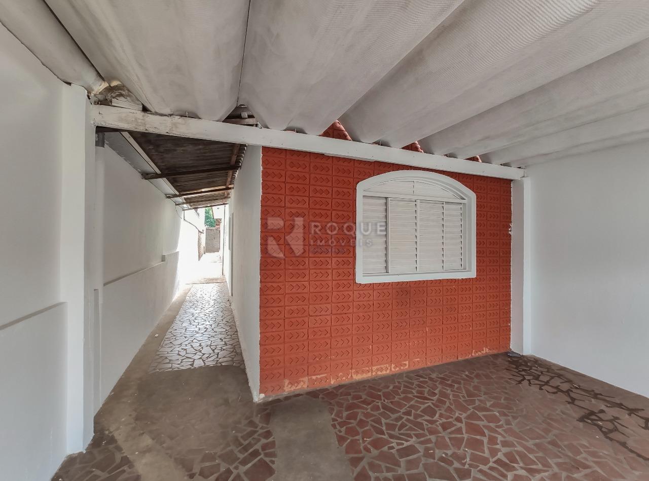 Casa Residencial para aluguel no bairro Parque Hippolyto: Garagem