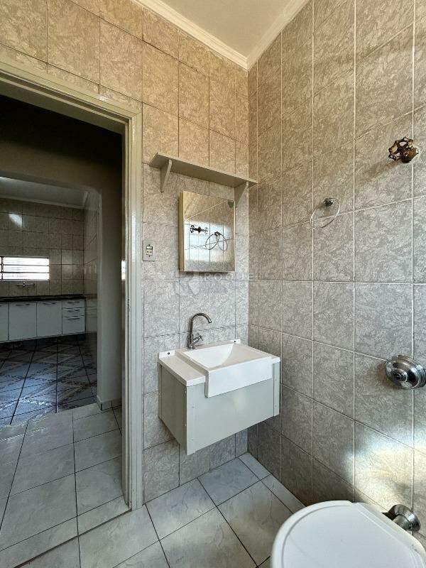 Casa Residencial para aluguel no bairro Jardim São Manoel: WC social 