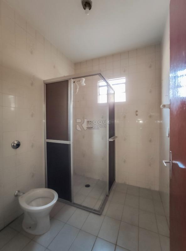 Casa Residencial para aluguel no bairro Jardim Maria Buchi Modeneis: WC social 