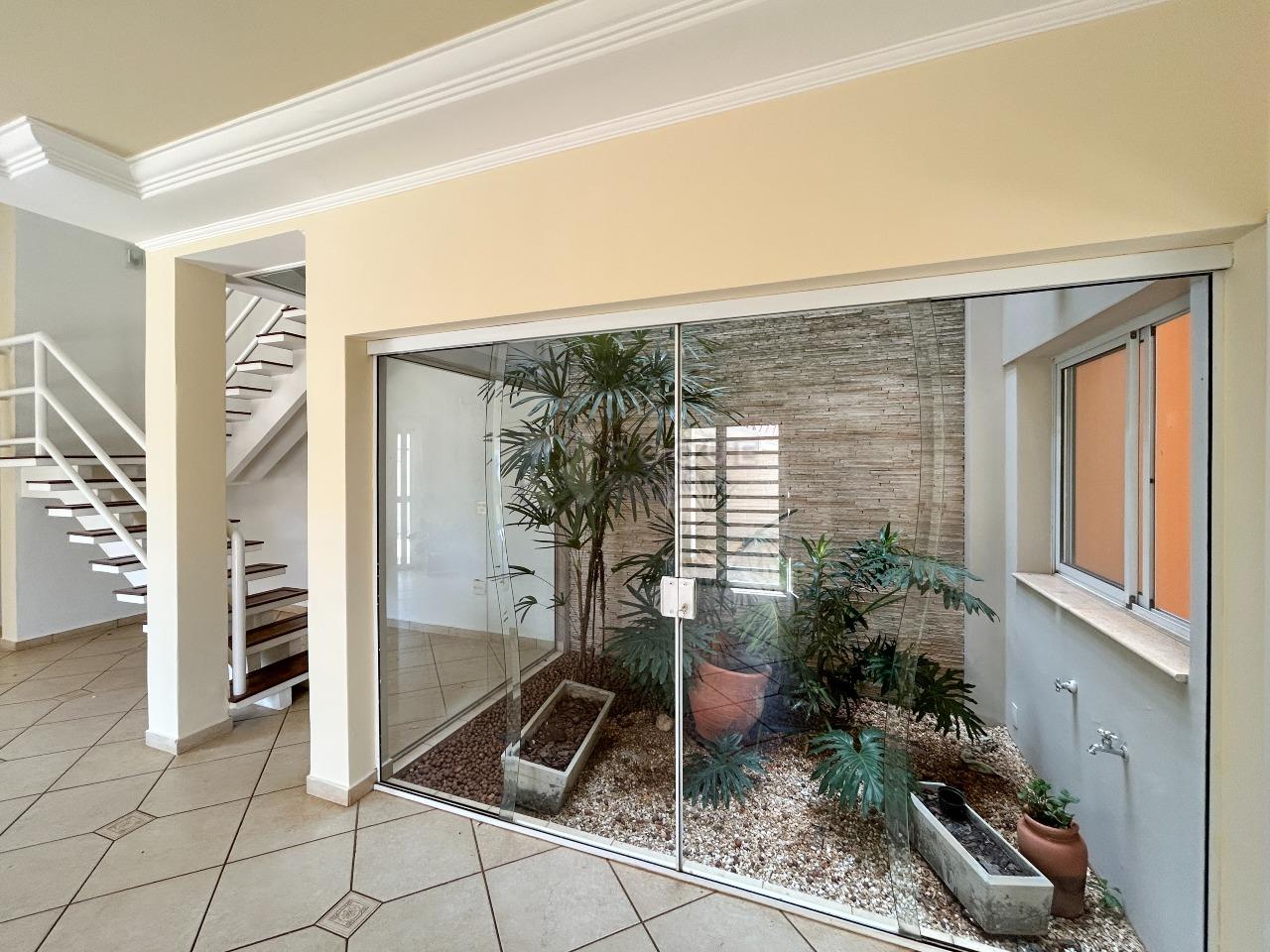 Casa em condomínio para aluguel no bairro Jardim Terras de Santa Elisa: Sala / jardim de inverno