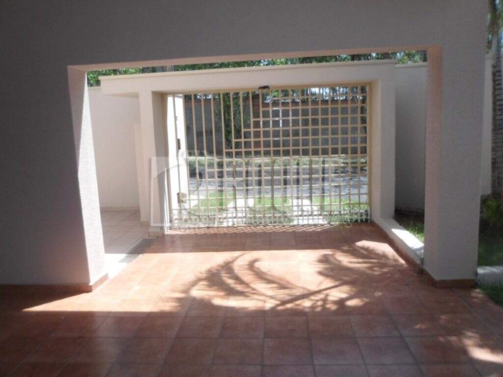 Casa em condomínio para aluguel no bairro Jardim Residencial Monsenhor Rossi: Garagem outra vista