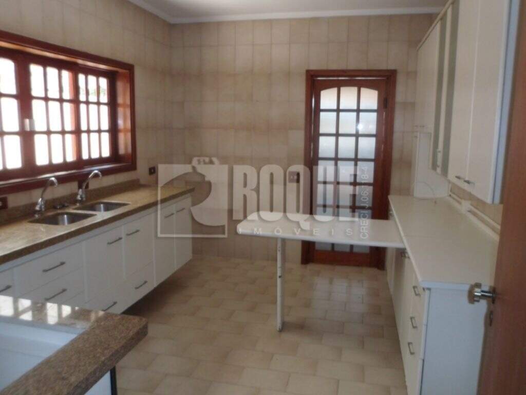 Casa em condomínio para aluguel no bairro Jardim Residencial Monsenhor Rossi: Cozinha