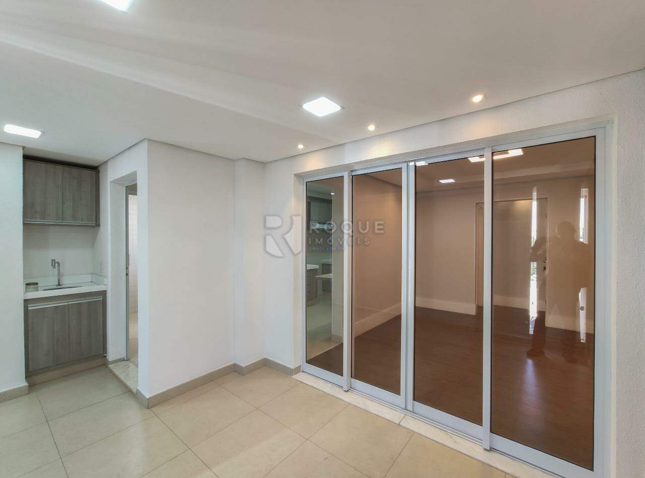 Apartamento para aluguel no bairro Jardim Aquárius: Sacada 