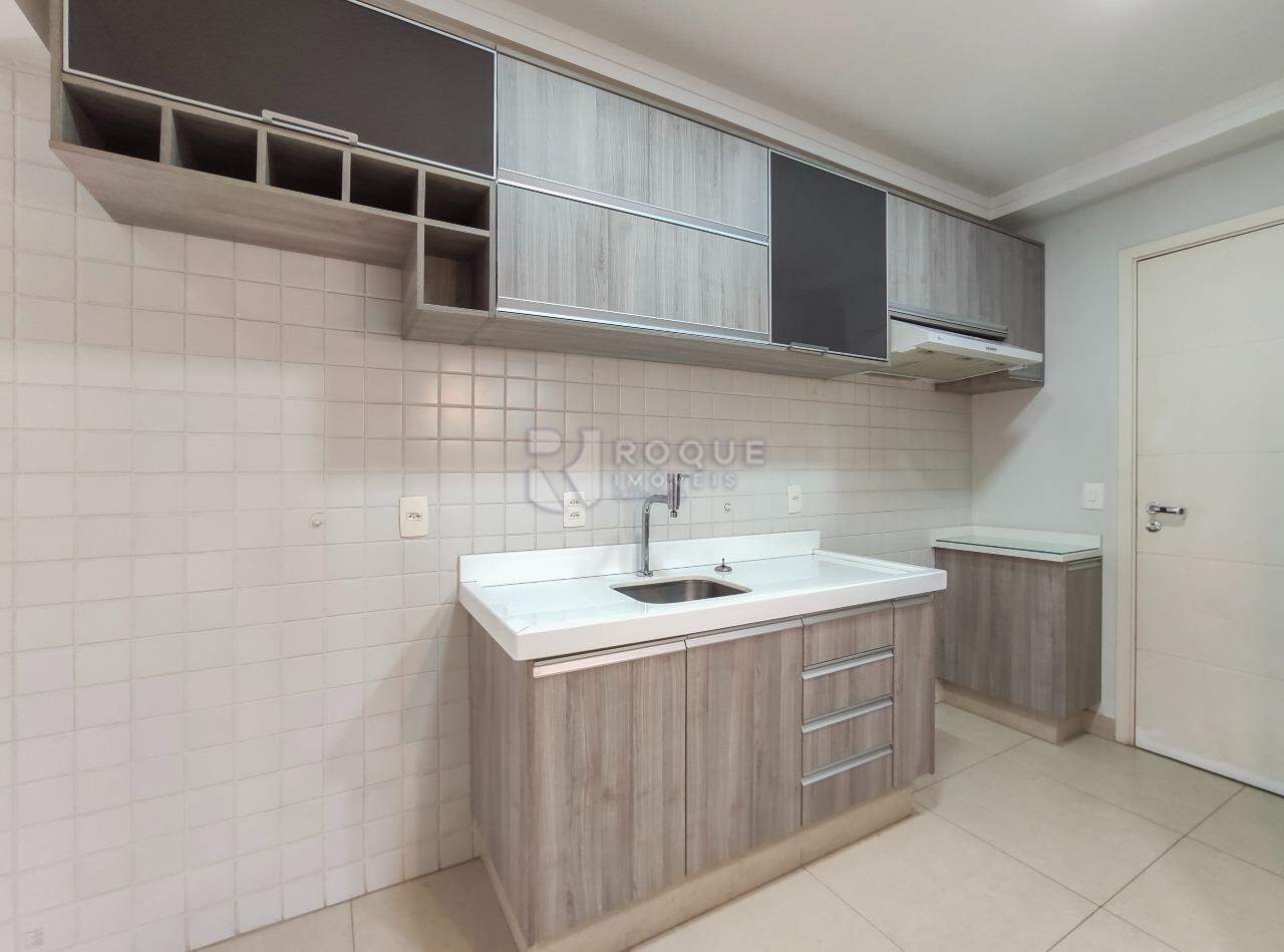 Apartamento para aluguel no bairro Jardim Aquárius: Cozinha 