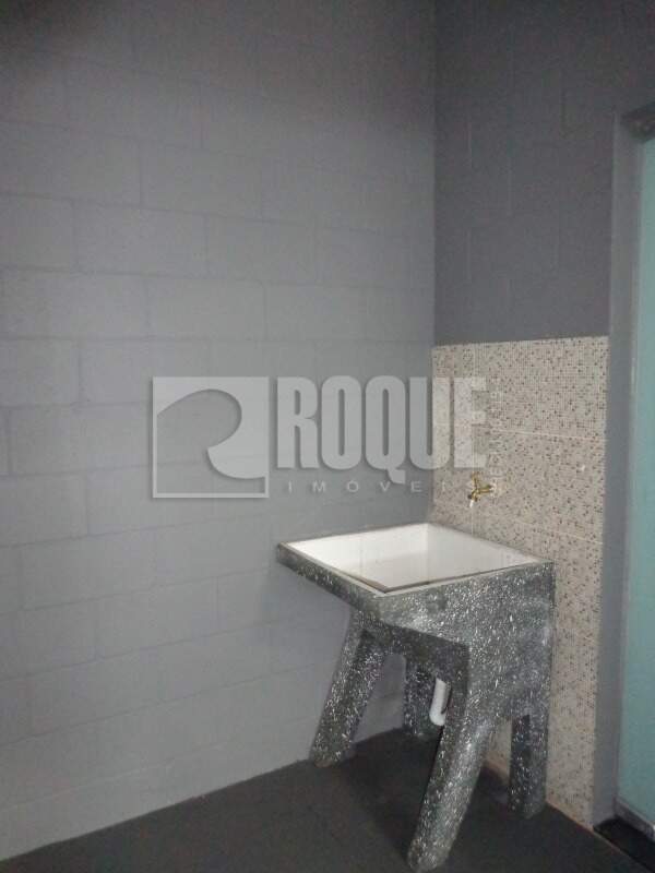 Barracão/Galpão para aluguel no bairro Jardim Santa Adélia: Área de serviço