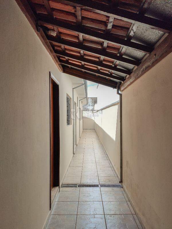 Casa Residencial para aluguel no bairro Jardim Ouro Verde: Corredor 