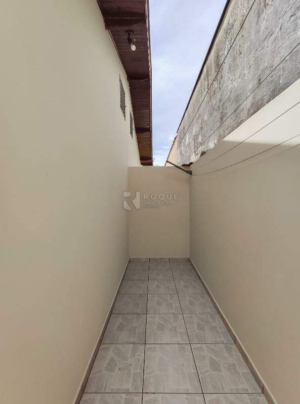 Casa Residencial para aluguel no bairro Jardim Ouro Verde: Fundo 