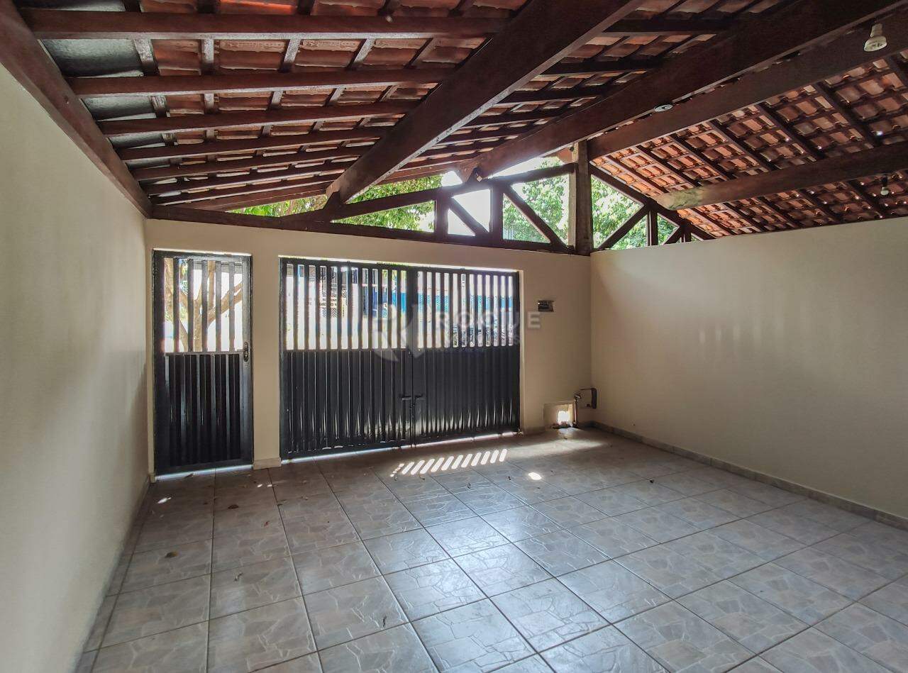 Casa Residencial para aluguel no bairro Jardim Ouro Verde: Garagem 