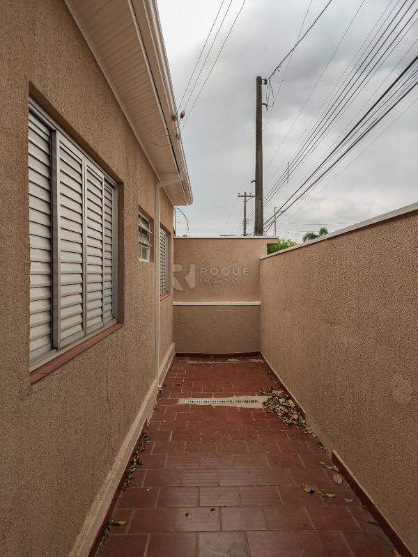 Casa Residencial para aluguel no bairro Vila Cristovam: Corredor 
