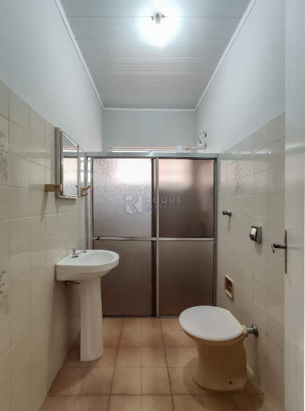 Casa Residencial para aluguel no bairro Vila Cristovam: WC social 