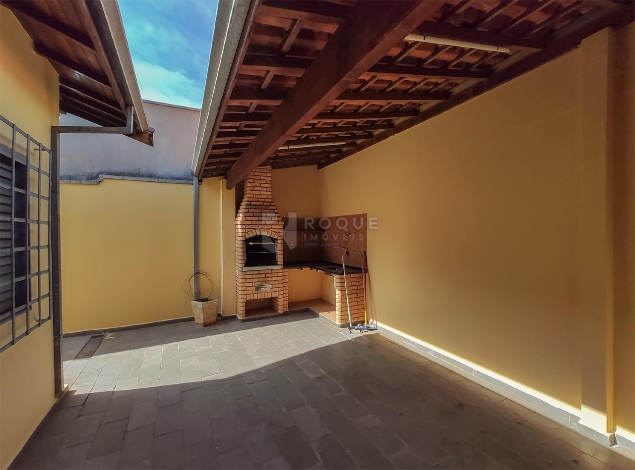 Casa Residencial para aluguel no bairro Parque Egisto Ragazzo: Fundo / churrasqueira 