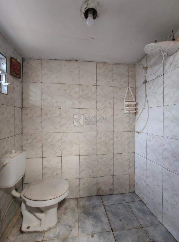 Casa Residencial para aluguel no bairro Jardim Ouro Verde: WC fundo 