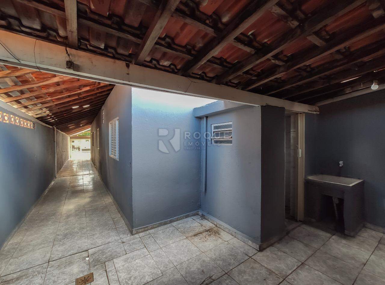 Casa Residencial para aluguel no bairro Jardim Ouro Verde: Fundo 