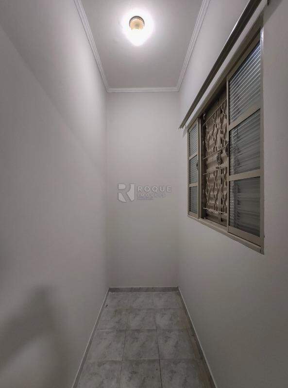 Casa Residencial para aluguel no bairro Jardim da Graminha: Hall Dormitório 2