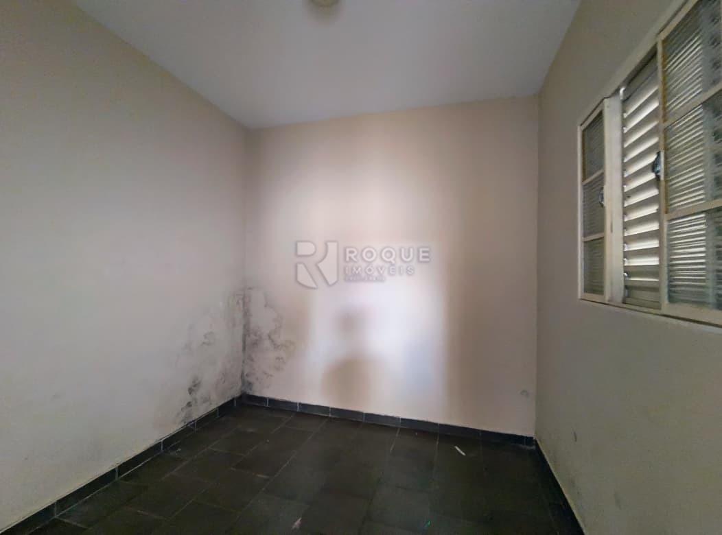 Casa Residencial para aluguel no bairro Vila Castelar: Despejo 