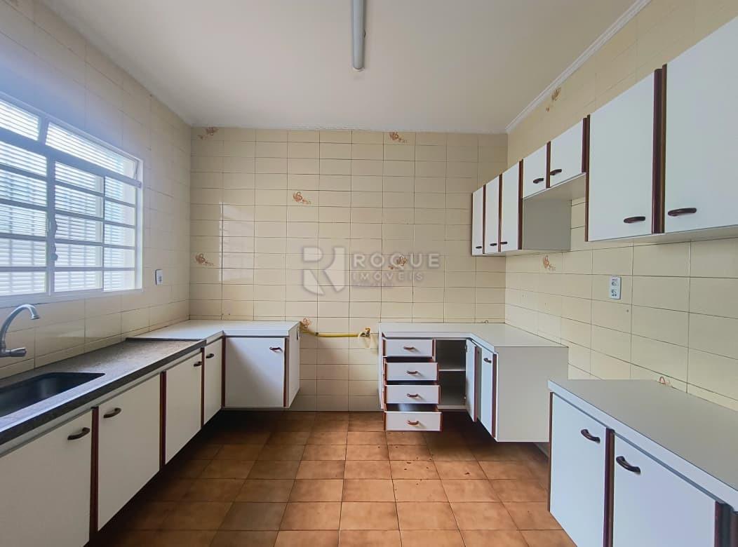 Casa Residencial para aluguel no bairro Vila Castelar: Cozinha 