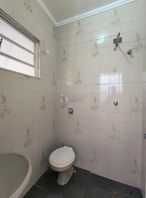 Casa Residencial para aluguel no bairro Vila Castelar: Wc serviços