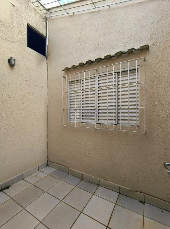 Casa Residencial para aluguel no bairro Vila Castelar: Jardim de inverno 