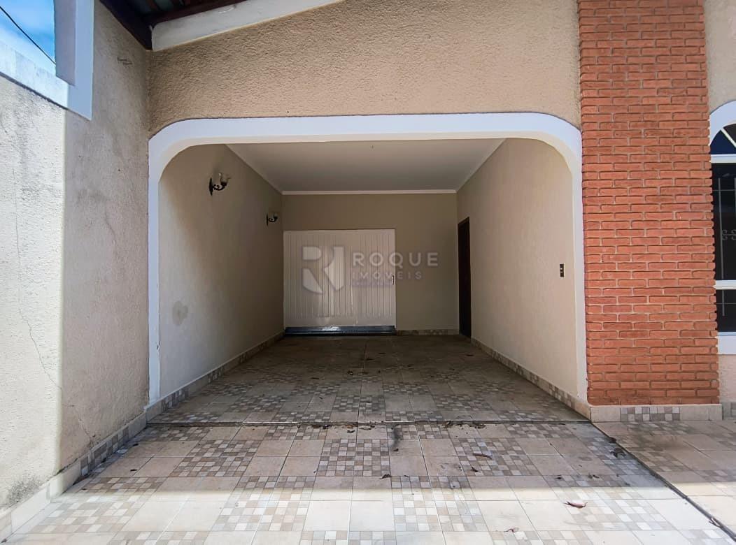 Casa Residencial para aluguel no bairro Vila Castelar: Garagem