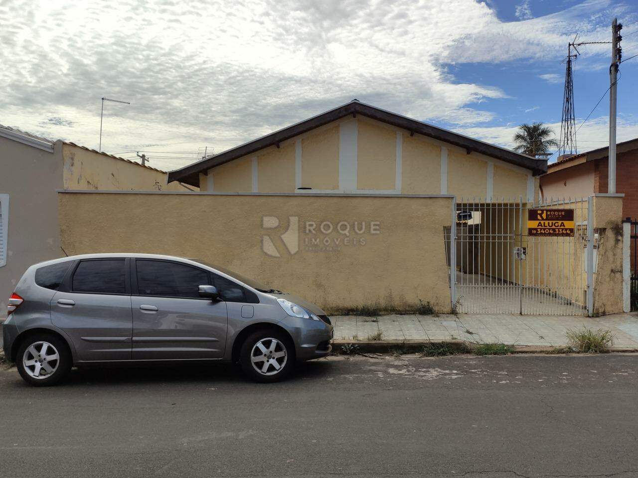 Casa Residencial para aluguel no bairro Vila Claudia: Fachada 