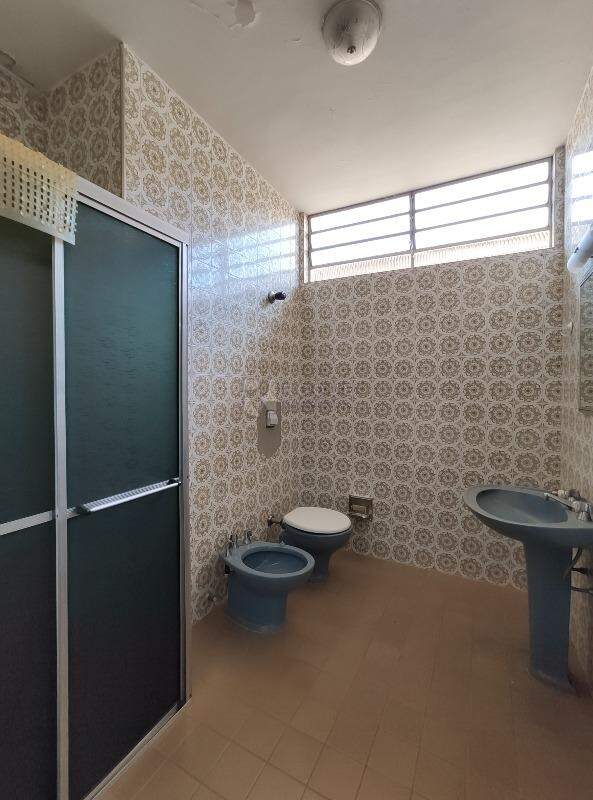 Casa Residencial para aluguel no bairro Vila Claudia: WC social 