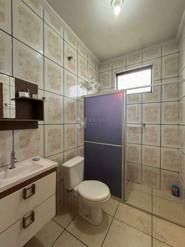 Casa Residencial para aluguel no bairro Jardim Ouro Verde: WC social 