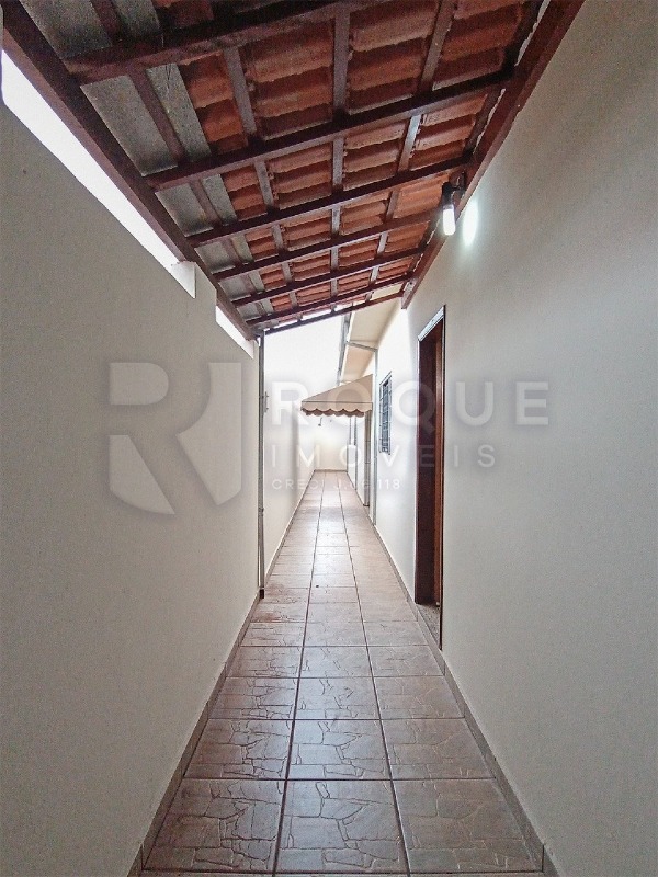 Casa Residencial para aluguel no bairro Jardim Ouro Verde: Corredor 