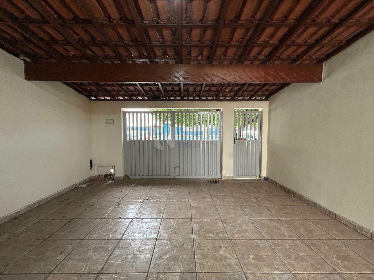 Casa Residencial para aluguel no bairro Jardim Ouro Verde: Garagem 