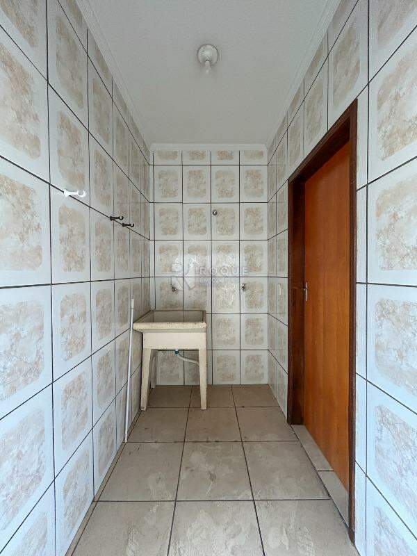 Casa Residencial para aluguel no bairro Jardim Ouro Verde: Área de serviço 