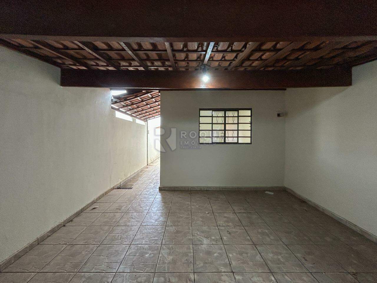 Casa Residencial para aluguel no bairro Jardim Ouro Verde: Garagem 