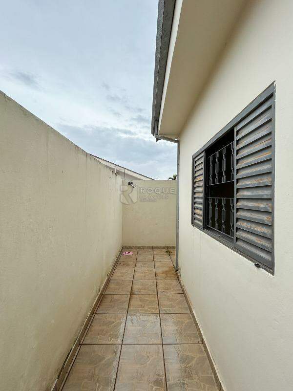 Casa Residencial para aluguel no bairro Jardim Ouro Verde: Área externa