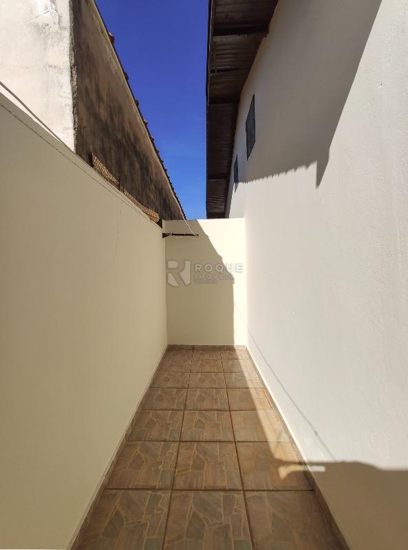 Casa Residencial para aluguel no bairro Jardim Ouro Verde: Área externa