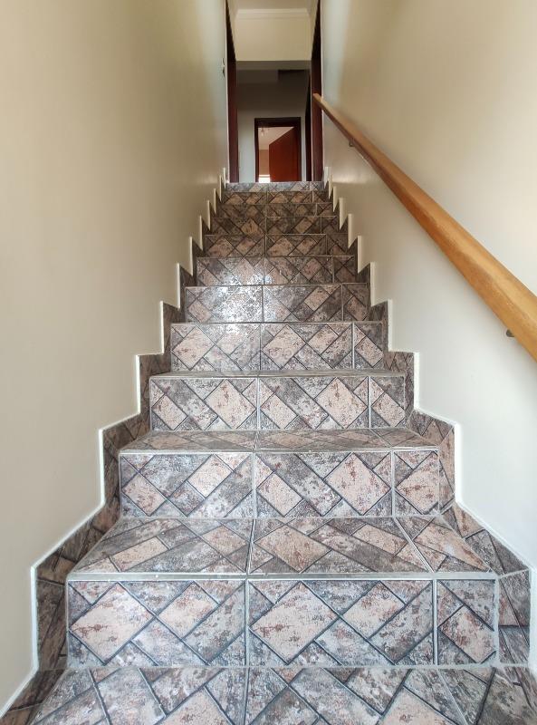 Casa Residencial para aluguel no bairro Vila Santa Rosália: Acesso segundo andar 