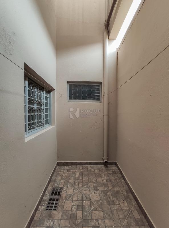 Casa Residencial para aluguel no bairro Vila Santa Rosália: Fundo 