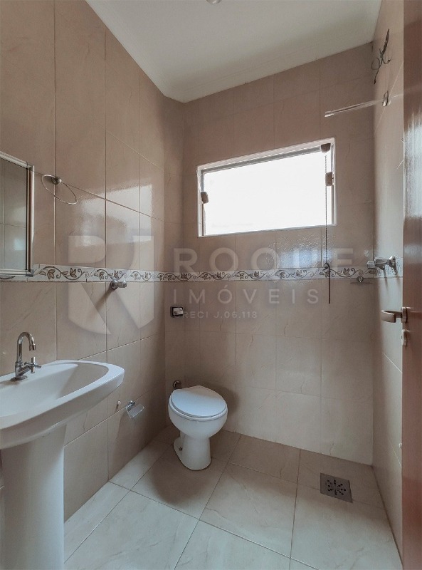 Casa Residencial para aluguel no bairro Vila Santa Rosália: WC social 1 segundo andar