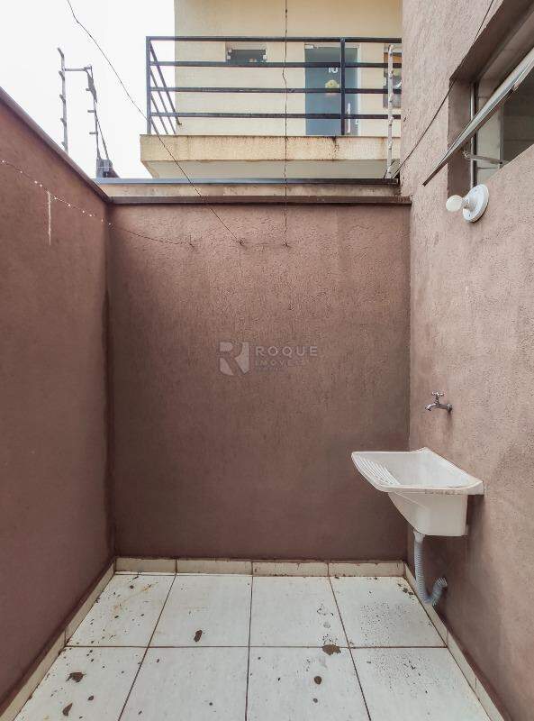 Kitnet para aluguel no bairro Jardim Cidade Universitária I: Área de serviço